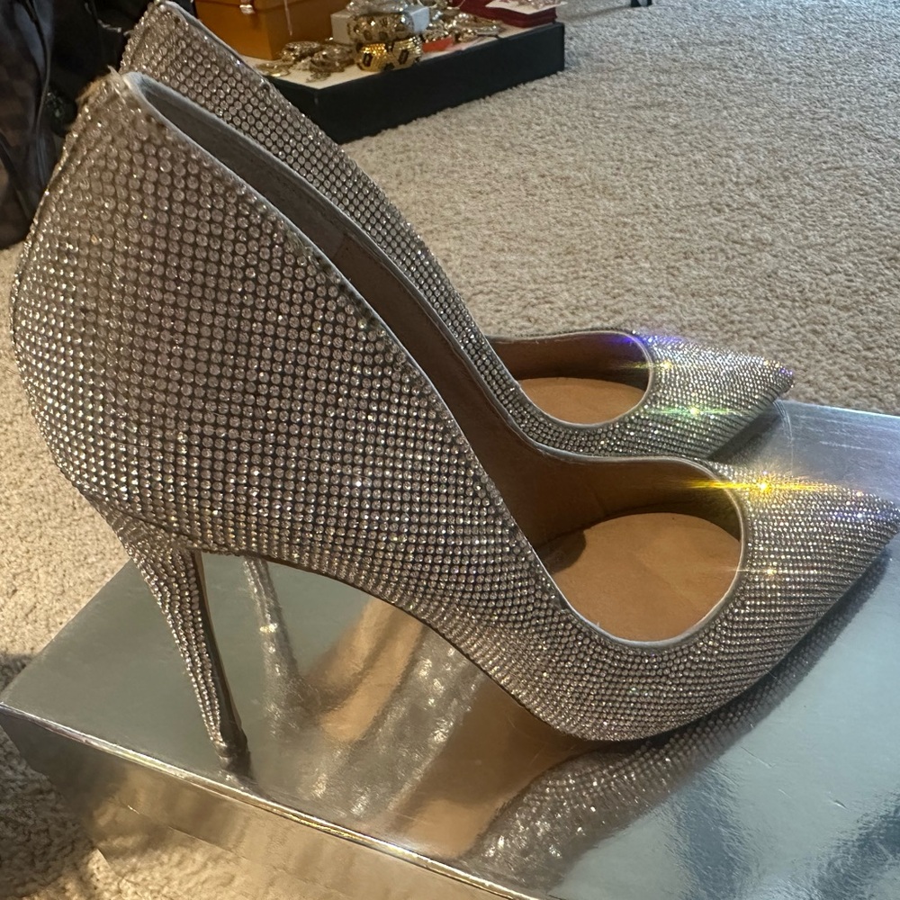 Steve Madden Rhinestone Bling Encrusted High Heel Pump Size 8.5/9 (wide-fit)